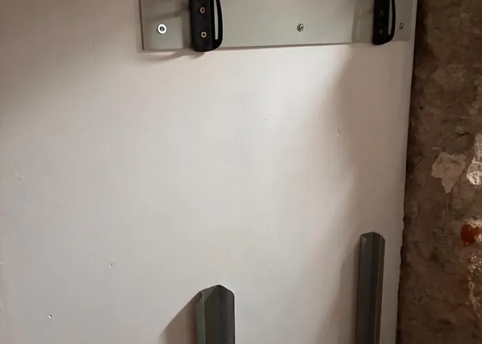 Centre De Luchon, Entre Les Thermes Et Les Remontees Mecaniques *